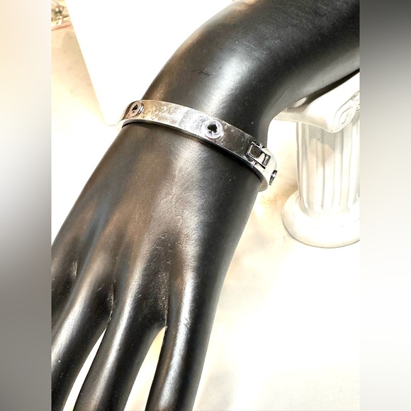 🩶🩶 Kaye Spade ♠️ Bangle Bracelet 🩶🩶 - Picture 3 of 3